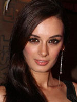 Evelyn Sharma Picture